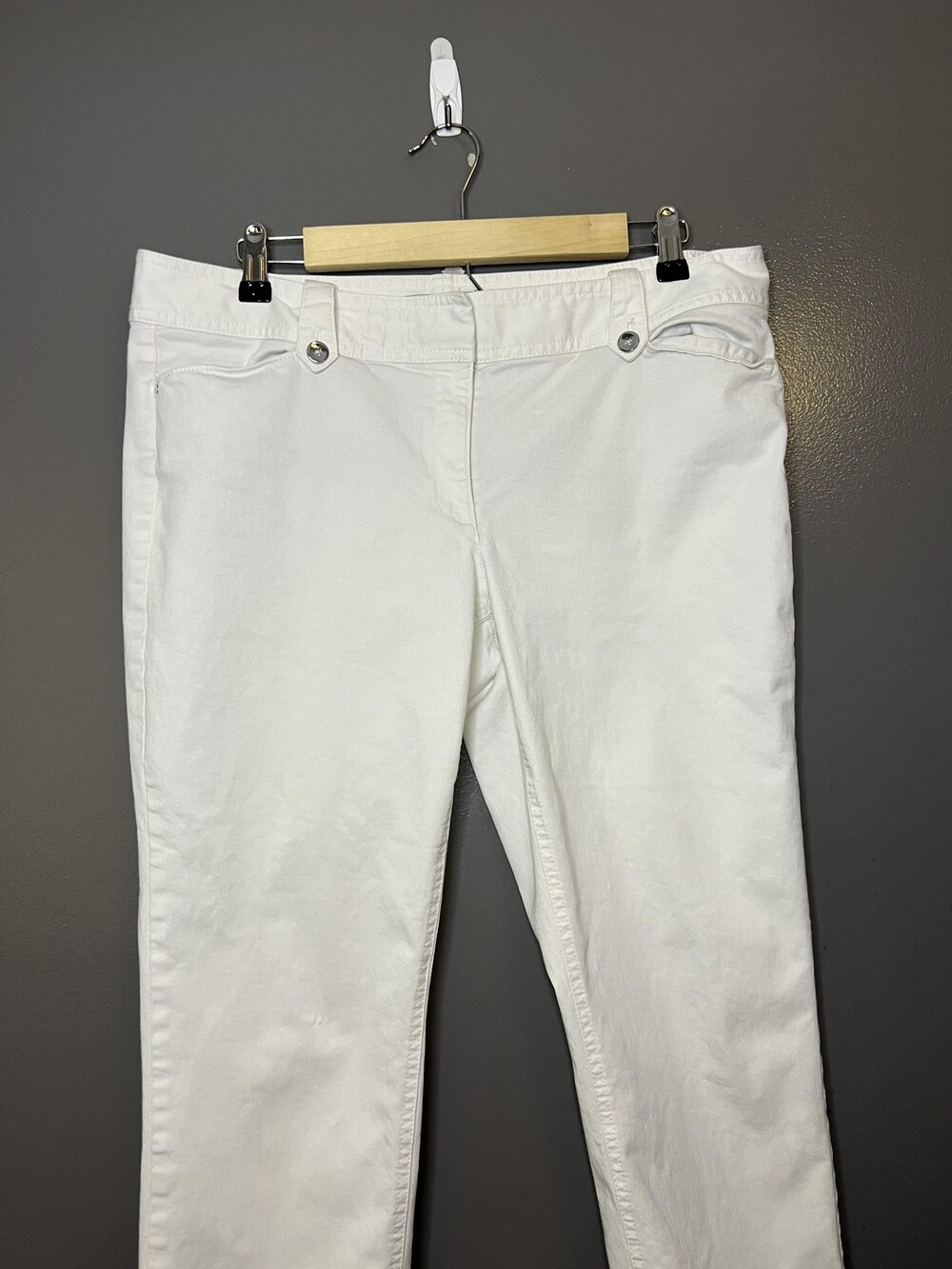 White House Black Market Pants Womens 14 White Crop Capri Cuffed Stretch Twill